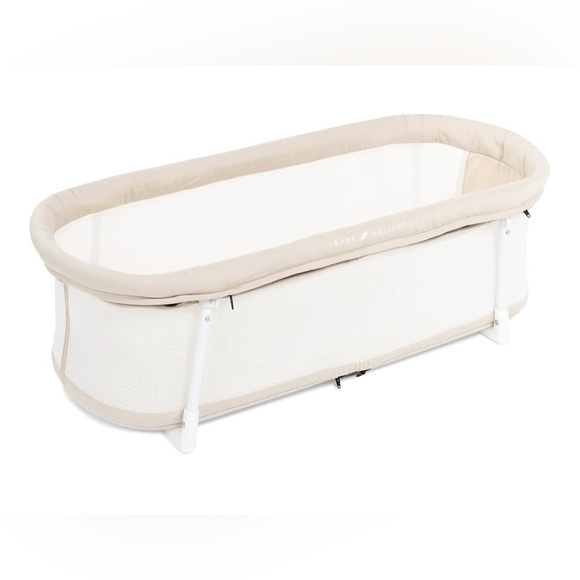 Portable Baby Bassinet in Organic Oat - Picture 1 of 5
